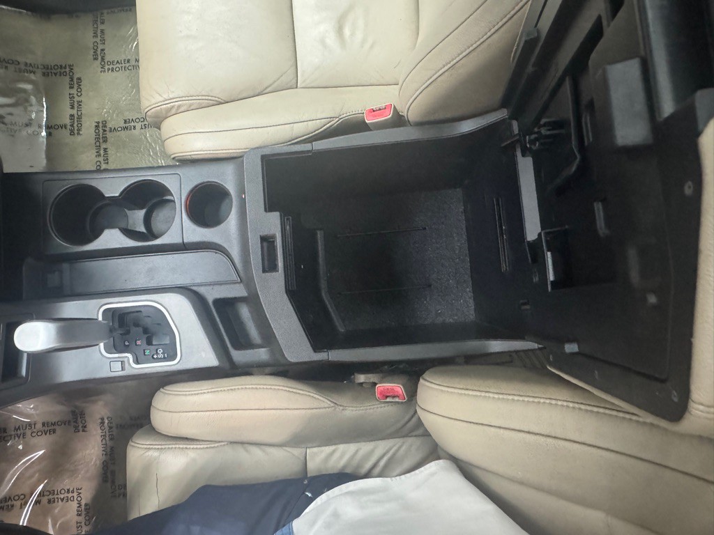 2010 Toyota Sequoia Image 31