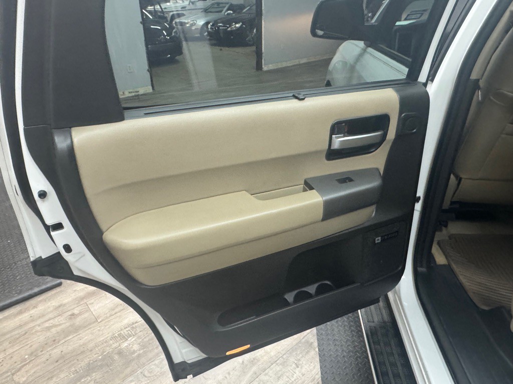 2010 Toyota Sequoia Image 35