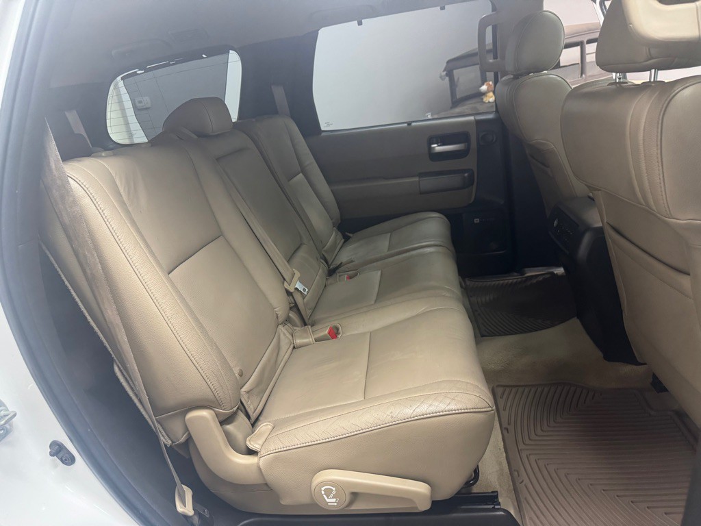 2010 Toyota Sequoia Image 43