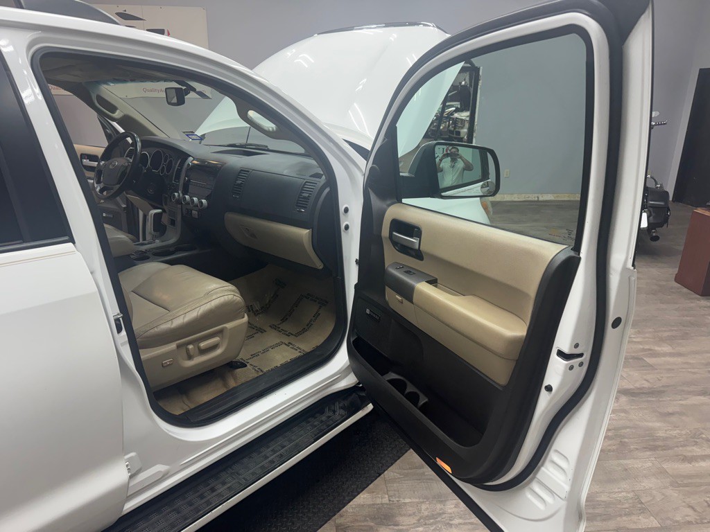 2010 Toyota Sequoia Image 46