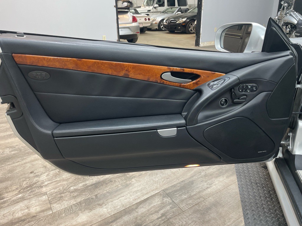 2009 Mercedes-Benz SL-Class Image 23