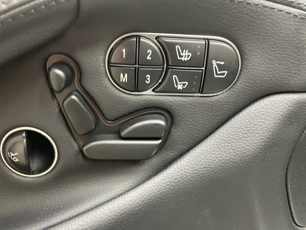 2009 Mercedes-Benz SL-Class Image 24