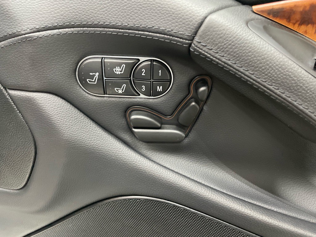 2009 Mercedes-Benz SL-Class Image 40