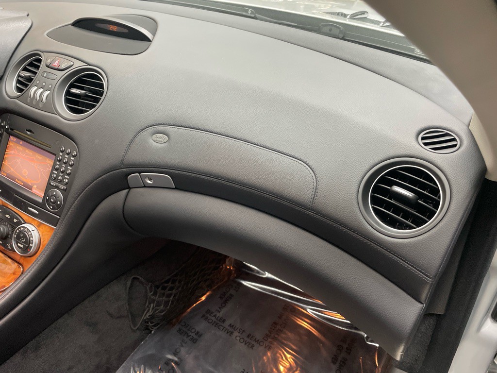 2009 Mercedes-Benz SL-Class Image 45