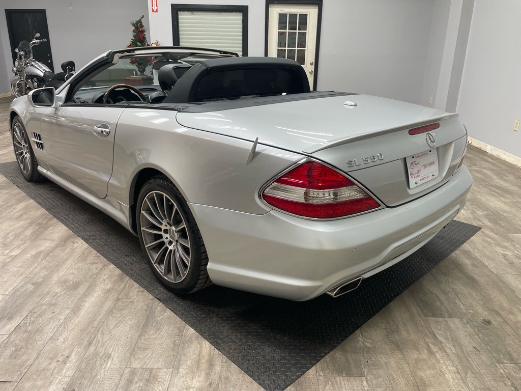 2009 Mercedes-Benz SL-Class Image 4
