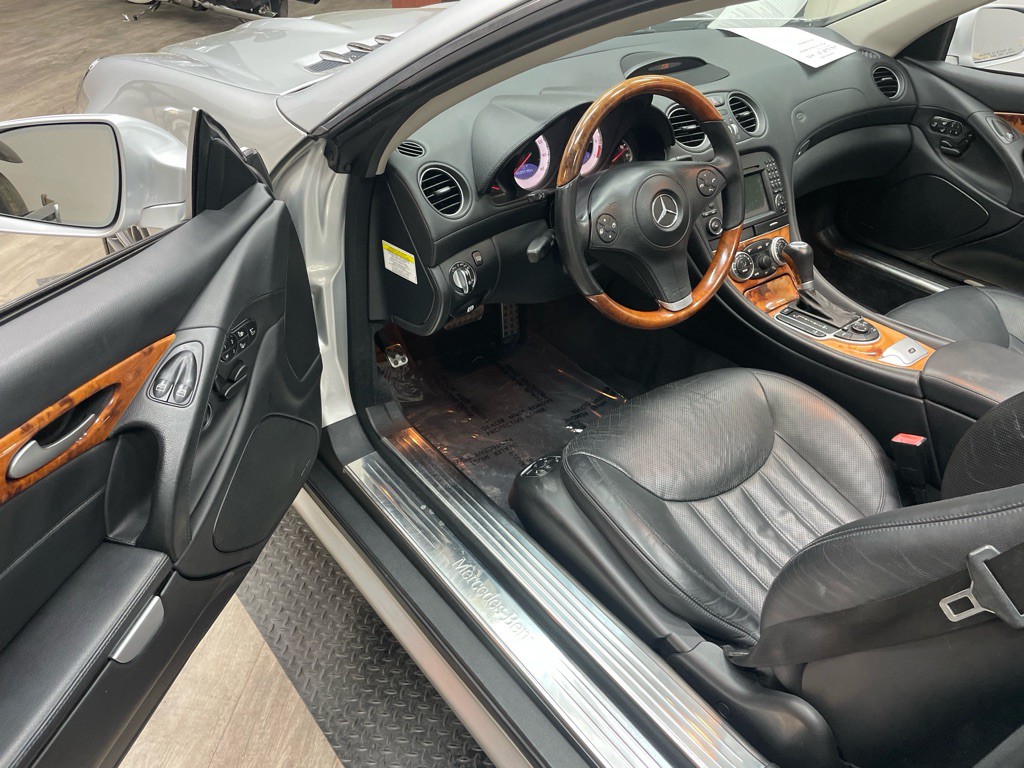 2009 Mercedes-Benz SL-Class Image 5