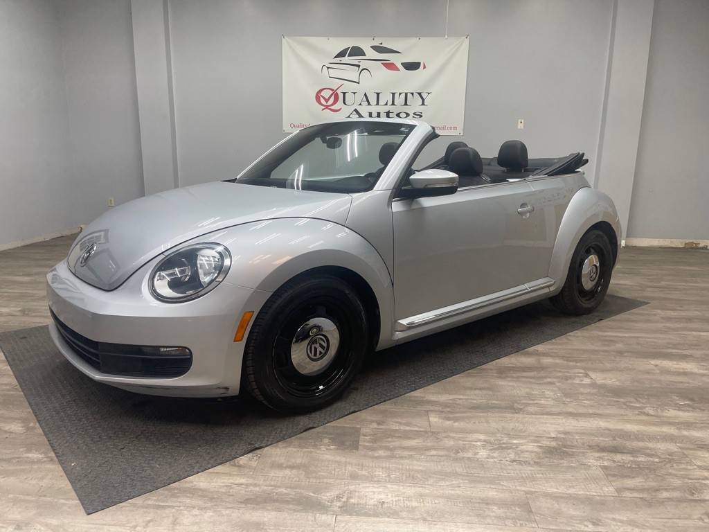 2013 Volkswagen Beetle Image 1