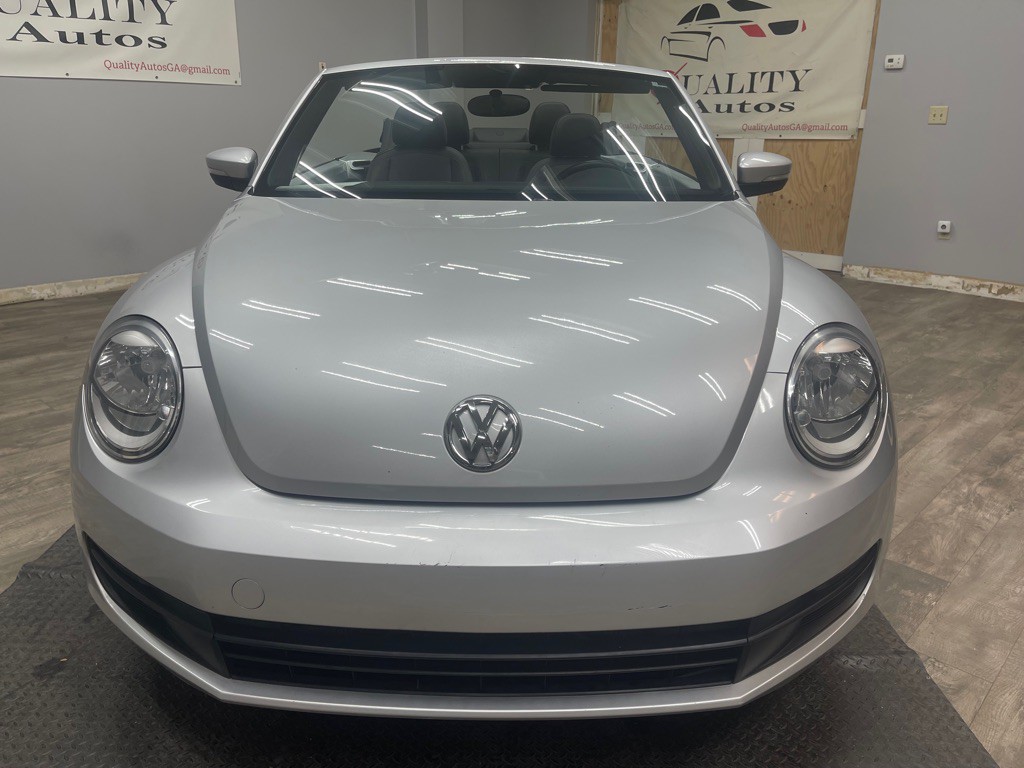 2013 Volkswagen Beetle Image 2