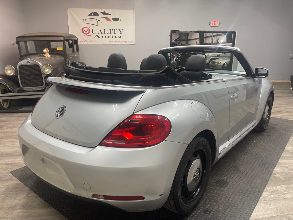 2013 Volkswagen Beetle Image 6