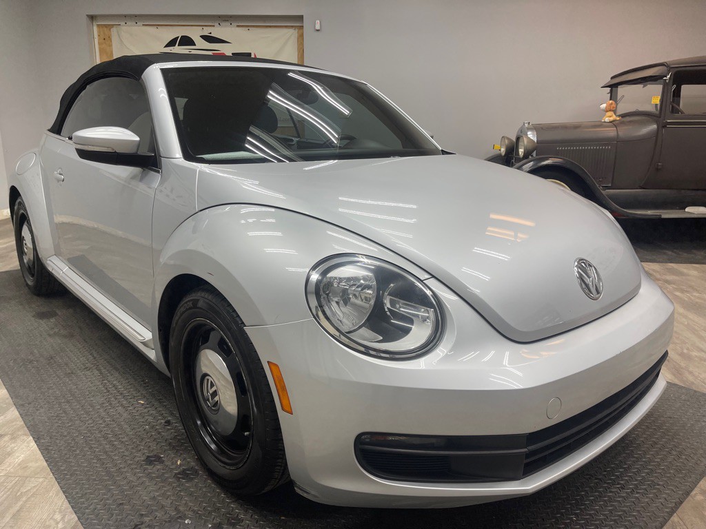 2013 Volkswagen Beetle Image 12