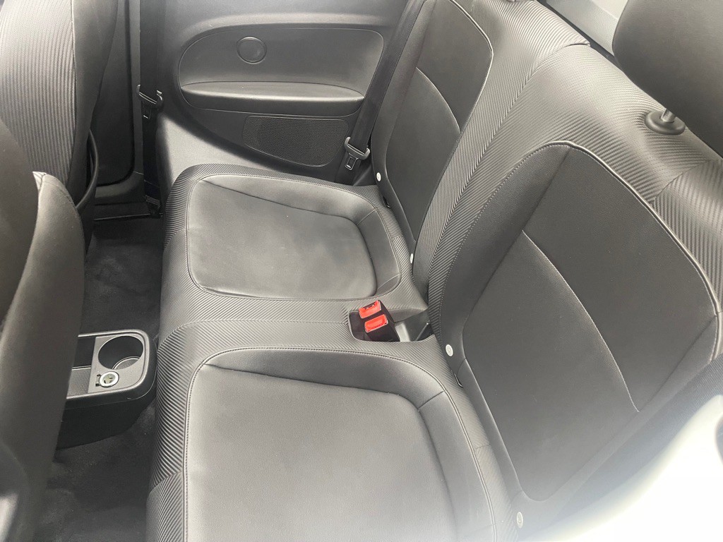 2013 Volkswagen Beetle Image 29