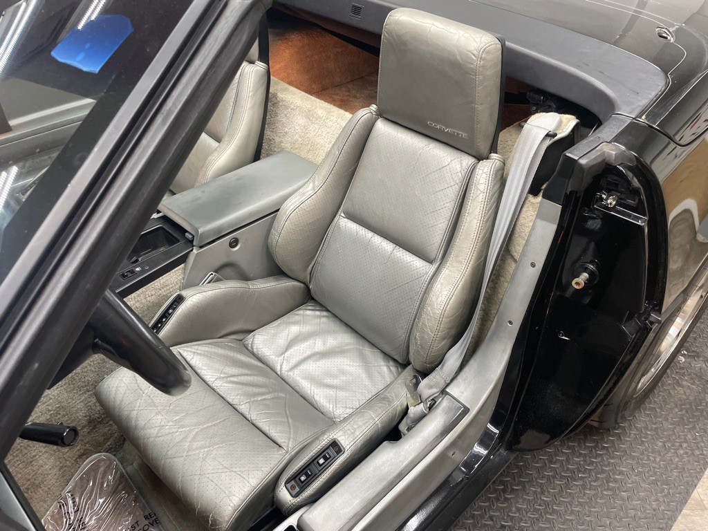 1987 Chevrolet Corvette Image 22