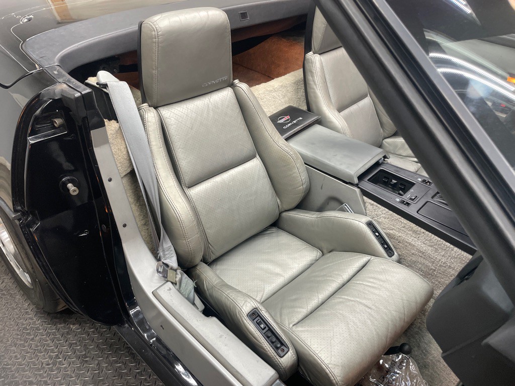 1987 Chevrolet Corvette Image 34