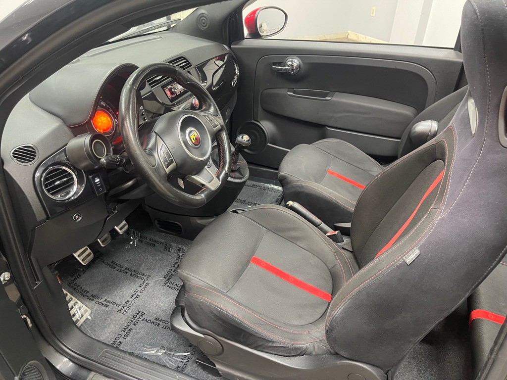2013 FIAT 500 Image 17