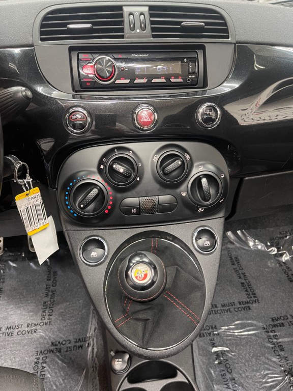 2013 FIAT 500 Image 22
