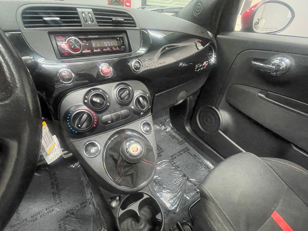 2013 FIAT 500 Image 23