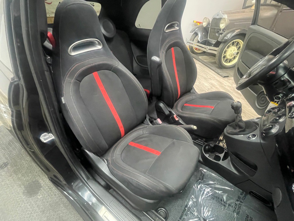 2013 FIAT 500 Image 28