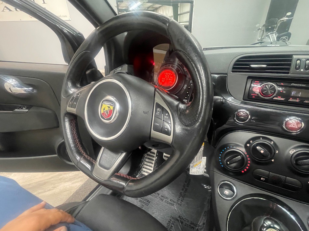 2013 FIAT 500 Image 31