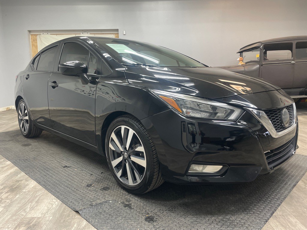 2020 Nissan Versa Image 3