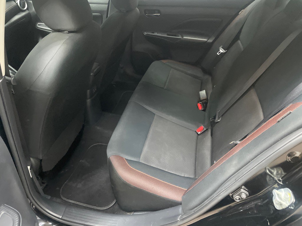 2020 Nissan Versa Image 32