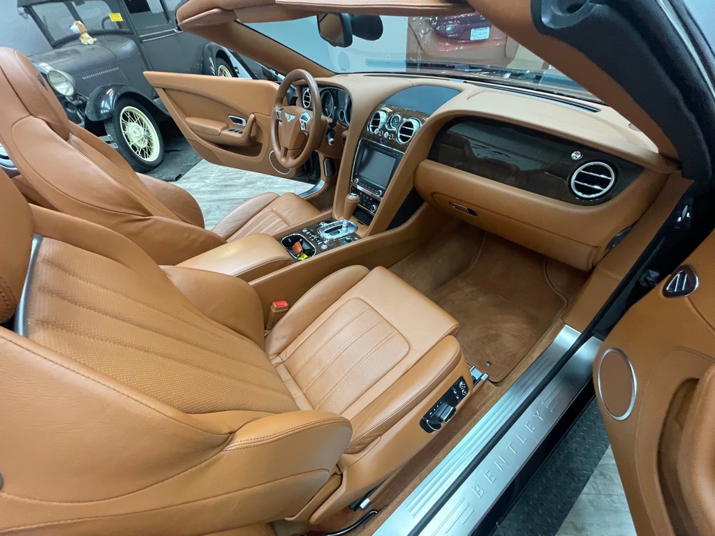 2013 Bentley Continental Image 31
