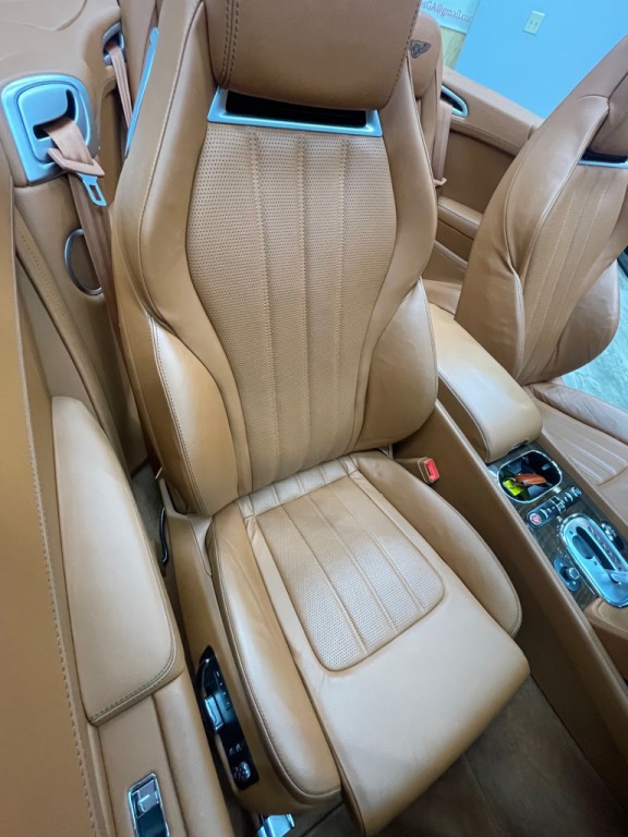 2013 Bentley Continental Image 37