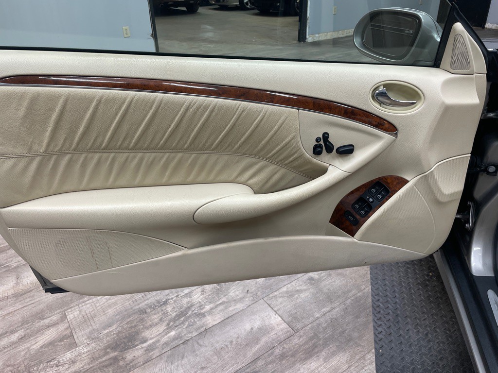 2008 Mercedes-Benz CLK-Class Image 23