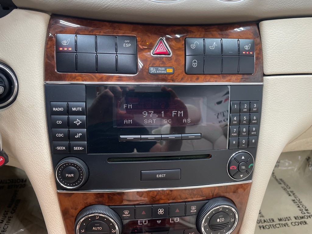 2008 Mercedes-Benz CLK-Class Image 31