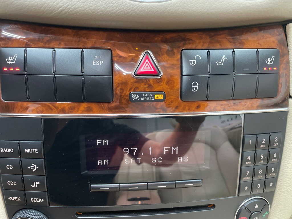 2008 Mercedes-Benz CLK-Class Image 32