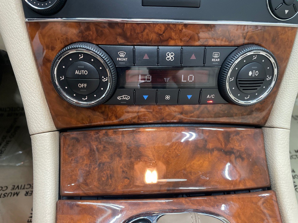 2008 Mercedes-Benz CLK-Class Image 33