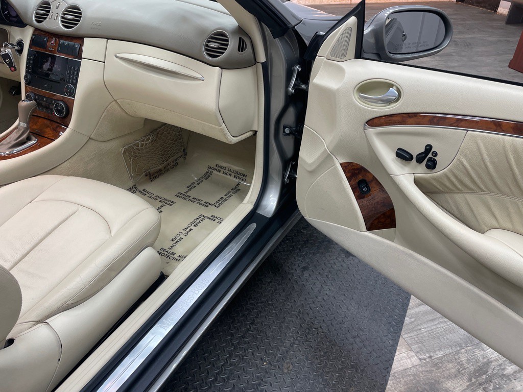 2008 Mercedes-Benz CLK-Class Image 37