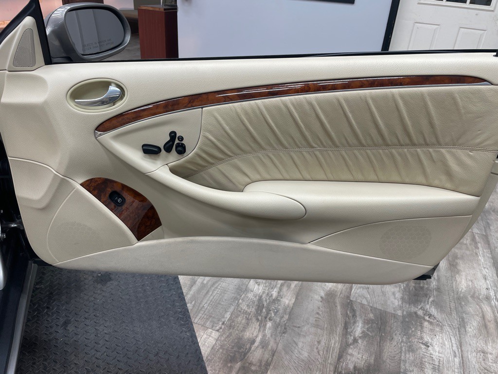 2008 Mercedes-Benz CLK-Class Image 38