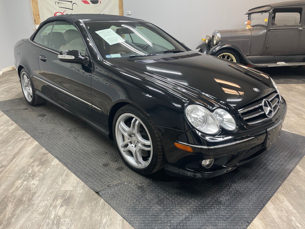 2009 Mercedes-Benz CLK-Class Image 21