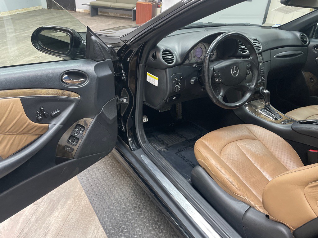 2009 Mercedes-Benz CLK-Class Image 23