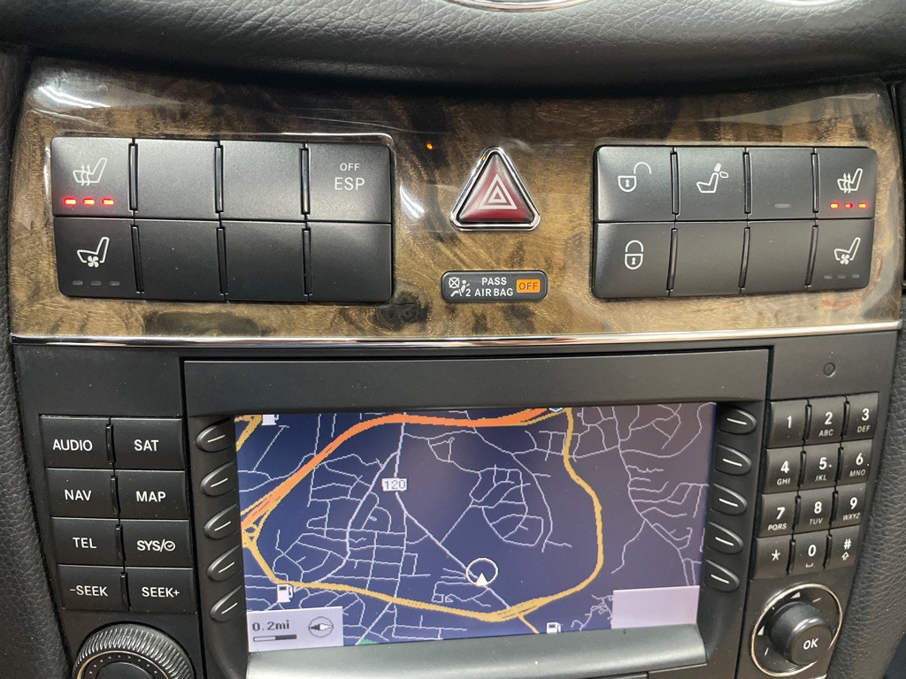 2009 Mercedes-Benz CLK-Class Image 29