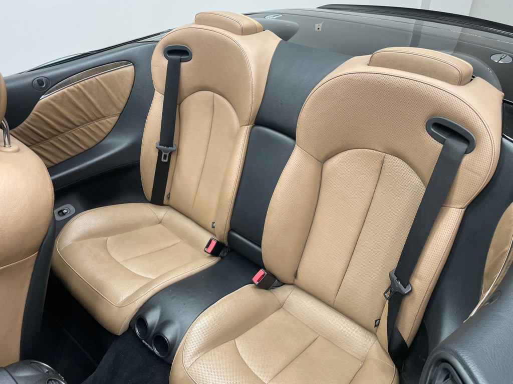 2009 Mercedes-Benz CLK-Class Image 35