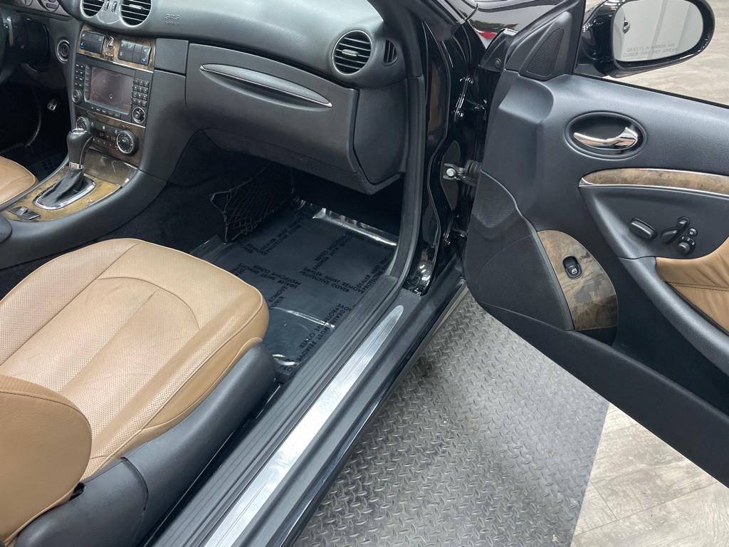 2009 Mercedes-Benz CLK-Class Image 36