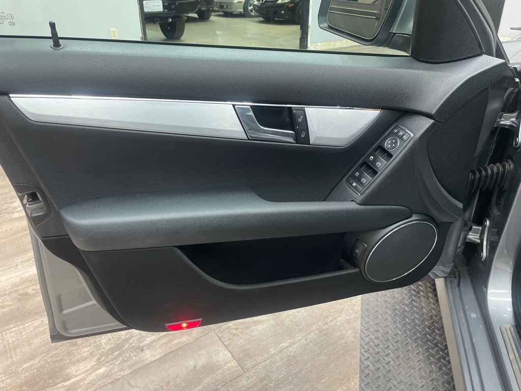 2008 Mercedes-Benz C-Class Image 13