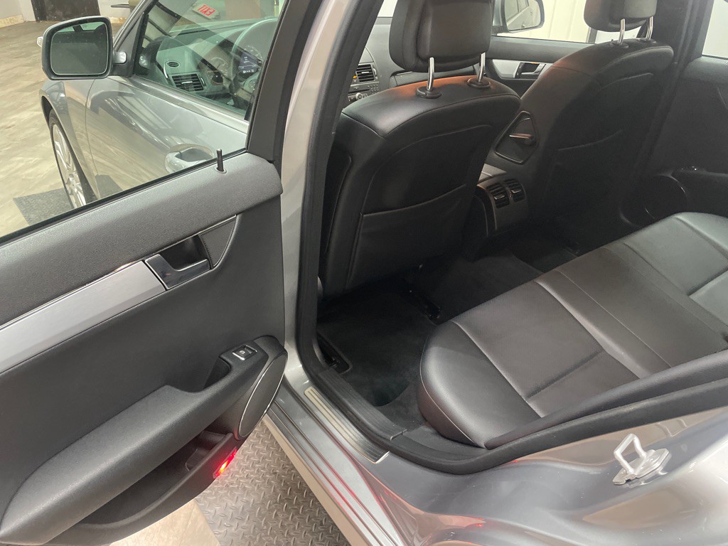 2008 Mercedes-Benz C-Class Image 25
