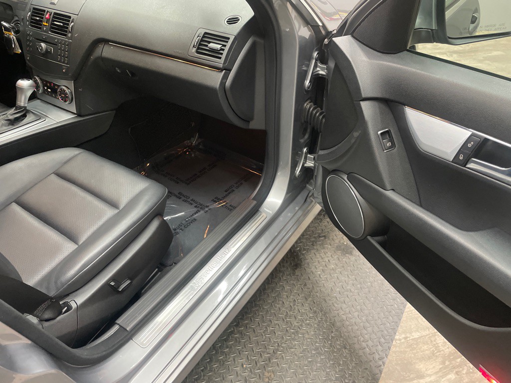 2008 Mercedes-Benz C-Class Image 33