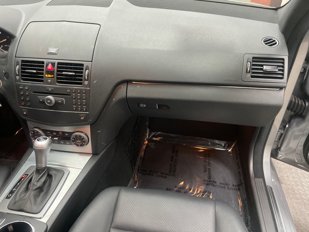 2008 Mercedes-Benz C-Class Image 38