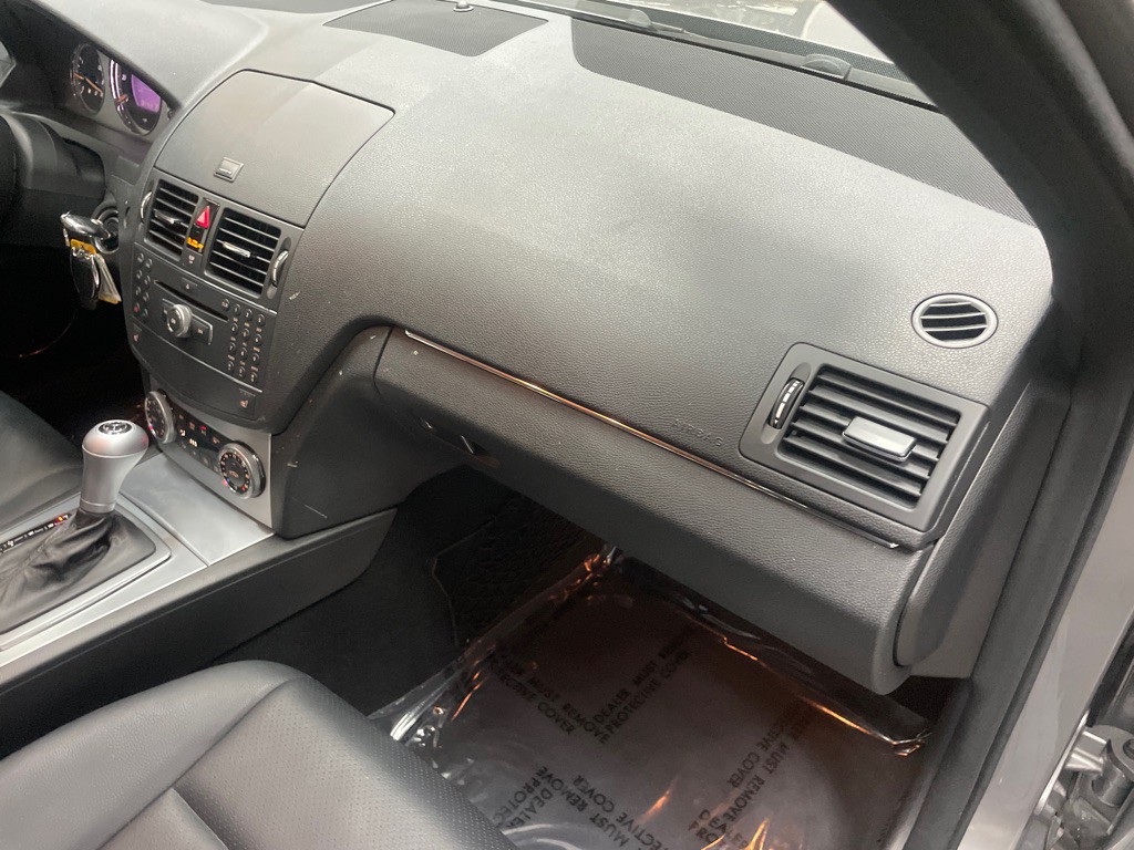 2008 Mercedes-Benz C-Class Image 39