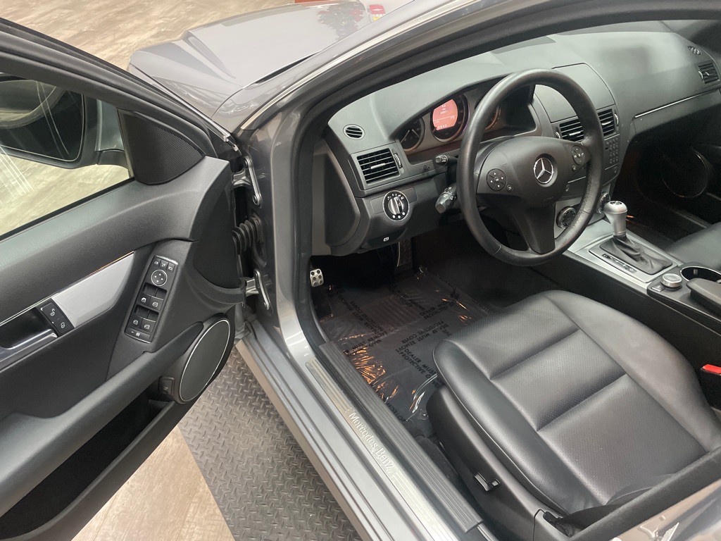 2008 Mercedes-Benz C-Class Image 4