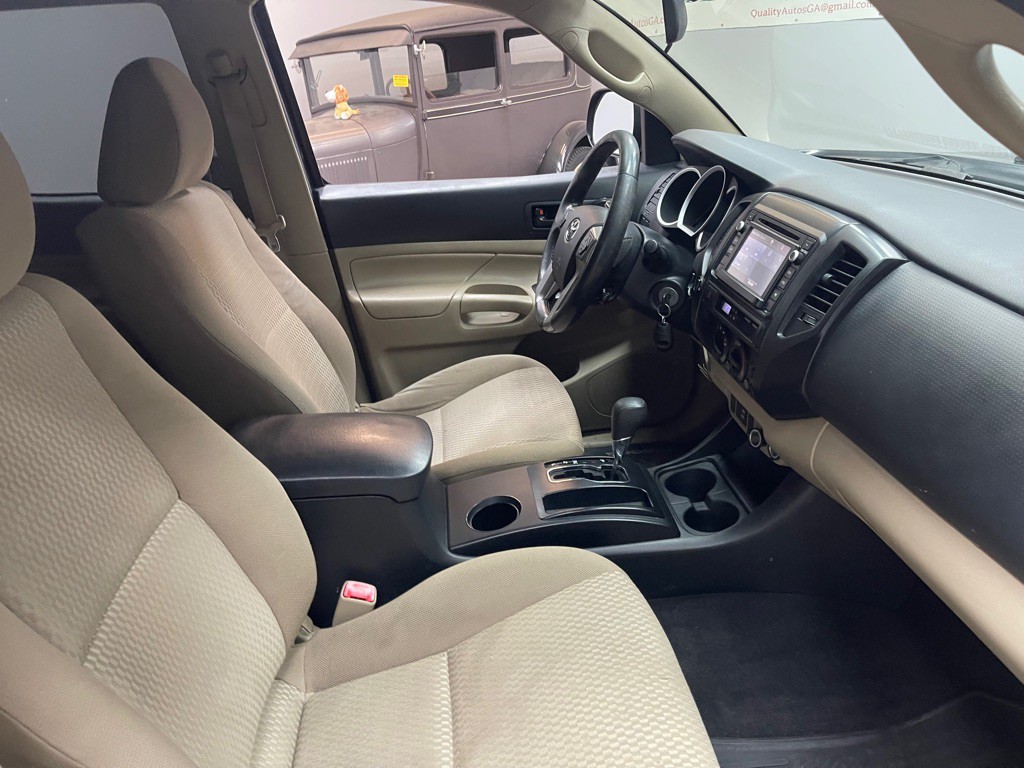 2014 Toyota Tacoma Image 25