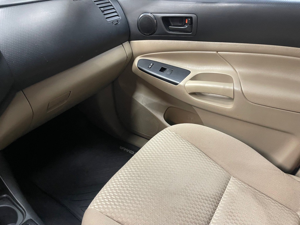 2014 Toyota Tacoma Image 27