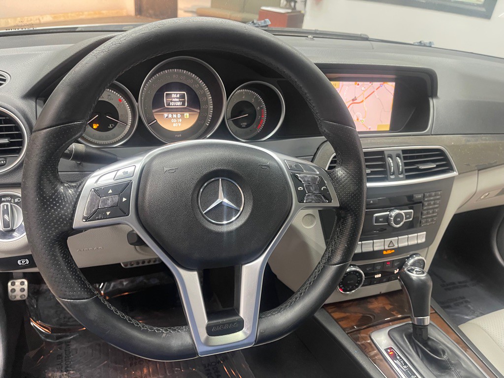 2012 Mercedes-Benz C-Class Image 26