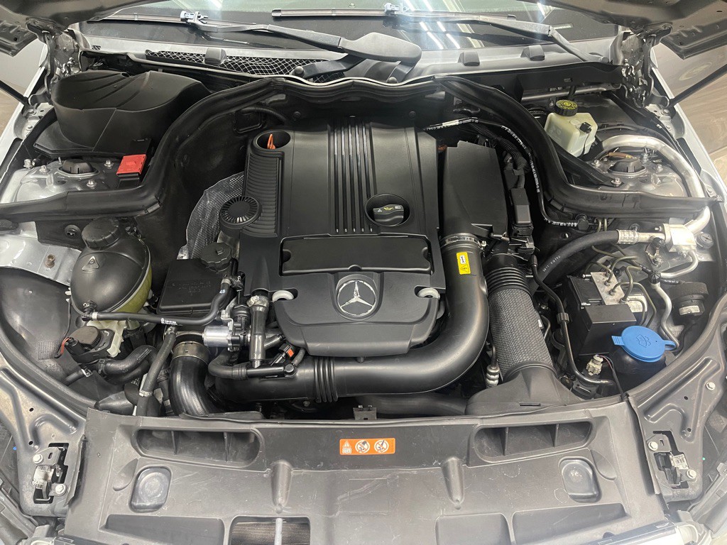 2012 Mercedes-Benz C-Class Image 35