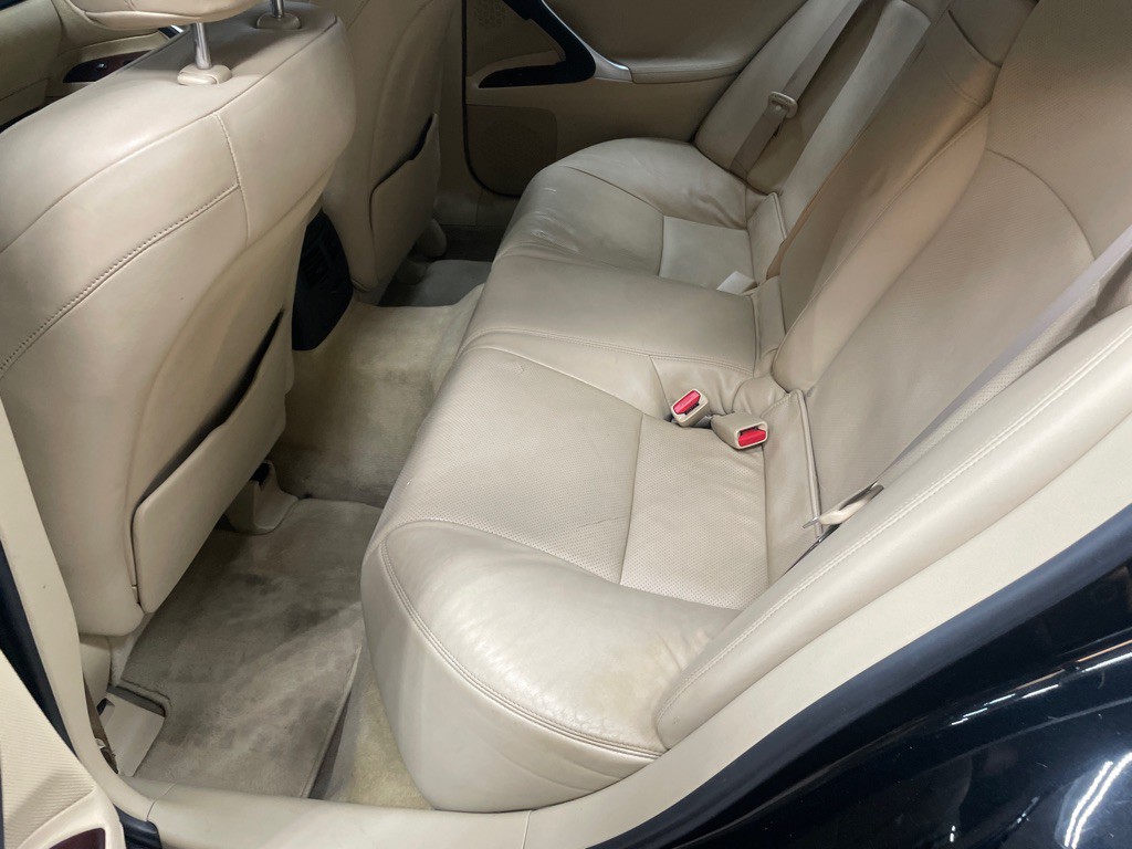 2007 Lexus IS Image 31