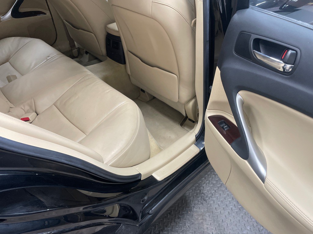 2007 Lexus IS Image 33