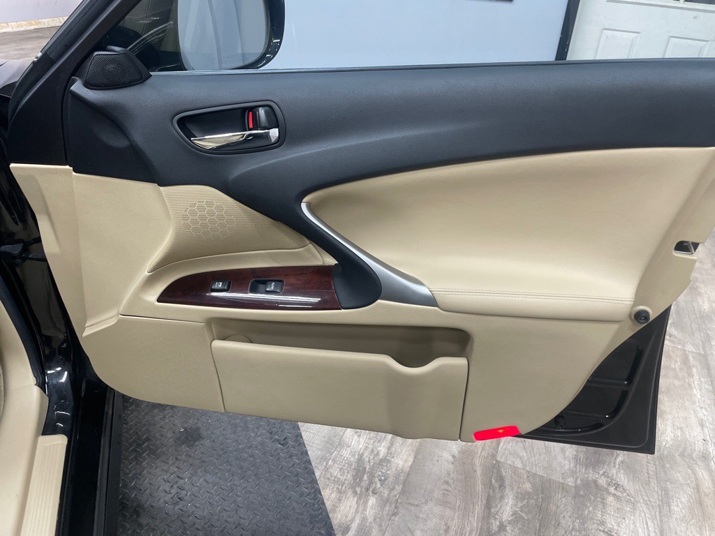 2007 Lexus IS Image 38